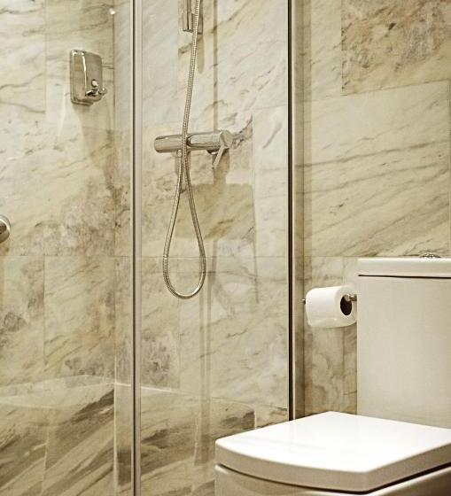 חדר סטנדרט לשלושה, Le Petit León