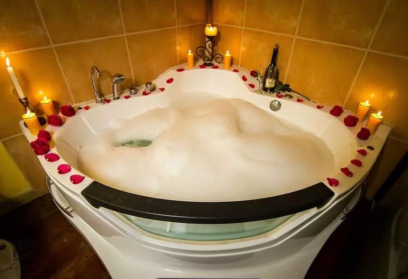 سوییت خانوادگی, Spa Mansion Santa Isabella