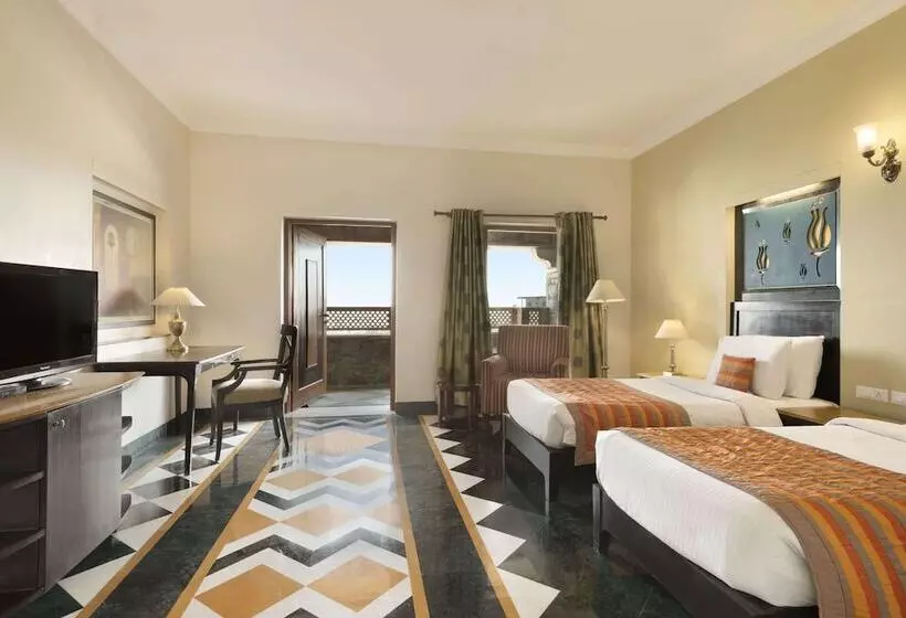 اتاق دلوکس مخصوص معلولین, Ramada by Wyndham Udaipur Resort & Spa