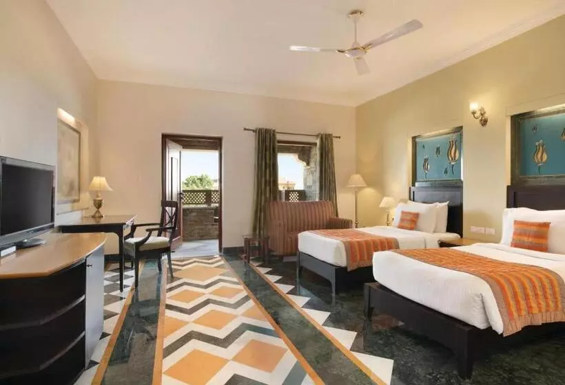 اتاق لوکس با چشم‌انداز, Ramada by Wyndham Udaipur Resort & Spa