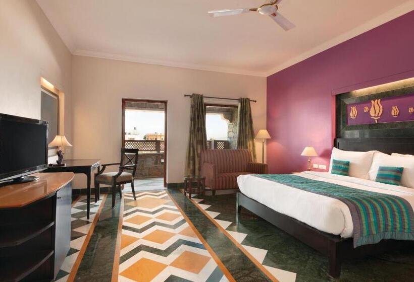 اتاق لوکس با چشم‌انداز, Ramada by Wyndham Udaipur Resort & Spa