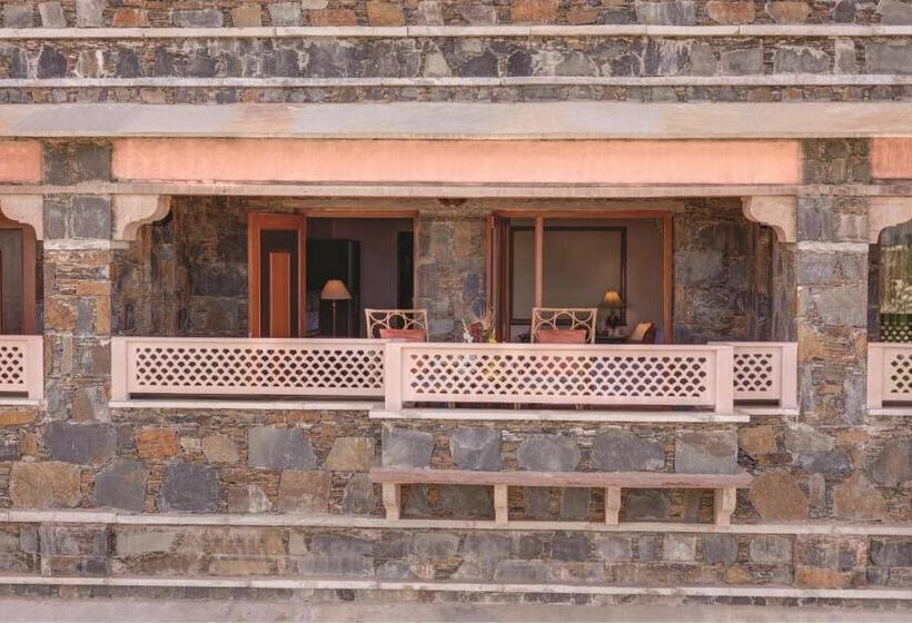 اتاق لوکس با چشم‌انداز, Ramada by Wyndham Udaipur Resort & Spa