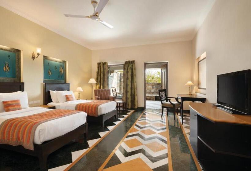 اتاق لوکس با چشم‌انداز باغ, Ramada by Wyndham Udaipur Resort & Spa