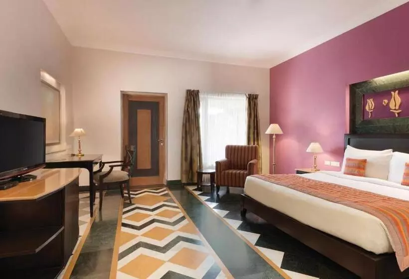 اتاق دلوکس مخصوص معلولین, Ramada by Wyndham Udaipur Resort & Spa