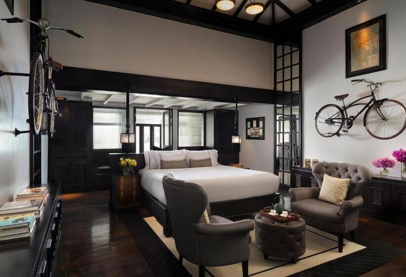 سوییت, The Siam