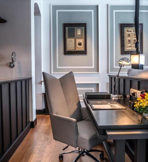 سوییت با چشمانداز باغ, The Siam