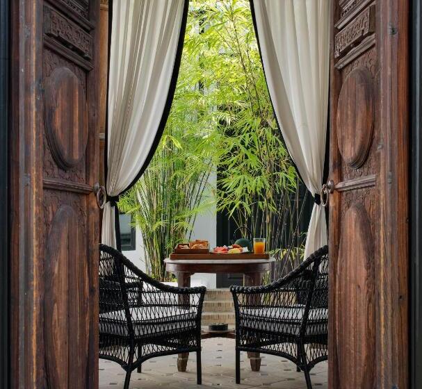 ویلای 1 خوابه, The Siam