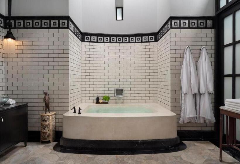 ویلای یک اتاق خوابه با استخر شنا, The Siam