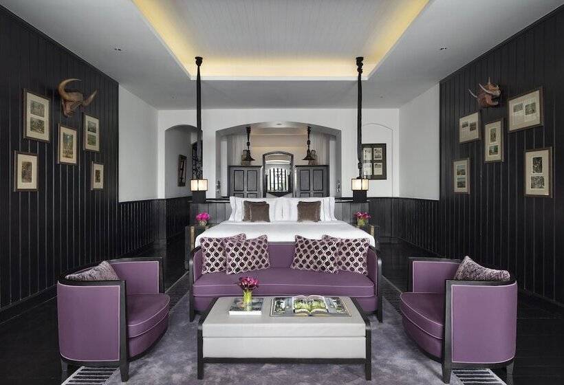 سوئیت با چشمانداز رودخانه, The Siam