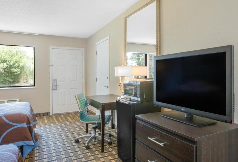 غرفة قياسية سرير كينج, Super 8 By Wyndham Brinkley