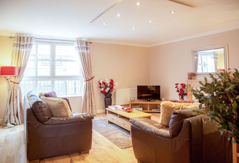 דירת שלושה חדרים, Royal Mile Accommodation