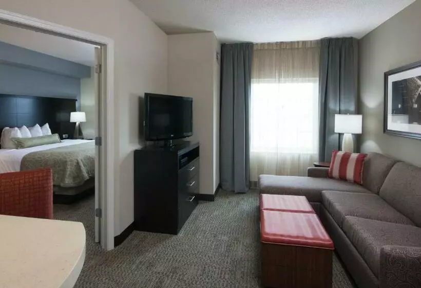 キングサイズベッドのスイートルーム, Staybridge Suites Buffalo Amherst, An Ihg