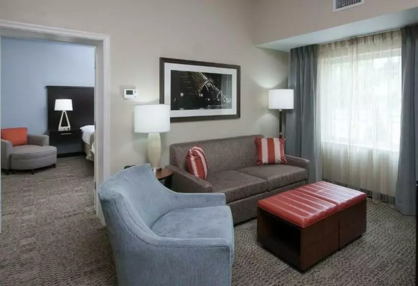 キングサイズベッドのスイートルーム, Staybridge Suites Buffalo Amherst, An Ihg