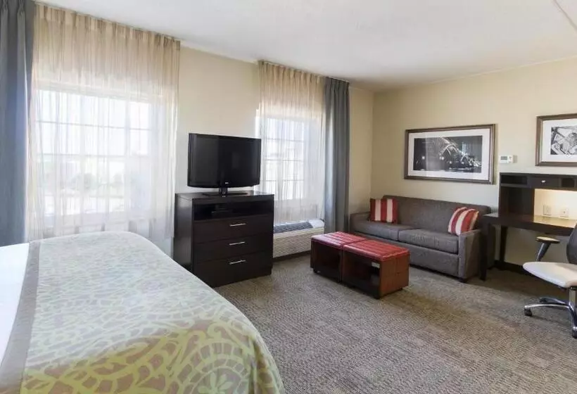 キングサイドベッドのスタンダードワンルーム, Staybridge Suites Buffalo Amherst, An Ihg