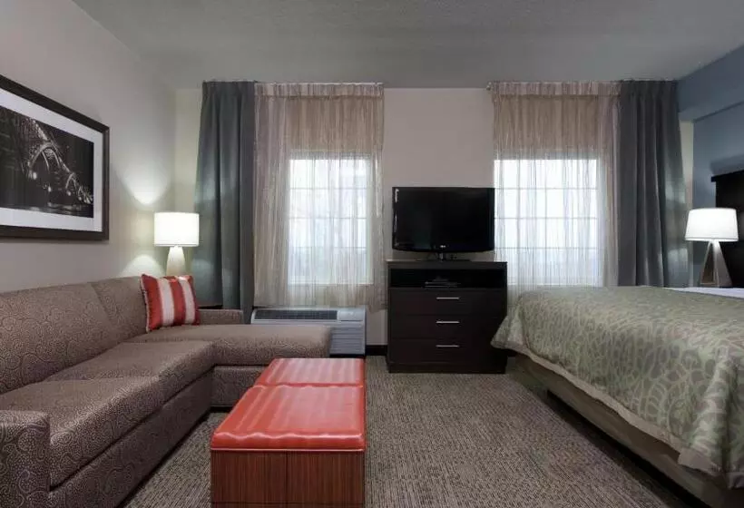 キングサイドベッドのスタンダードワンルーム, Staybridge Suites Buffalo Amherst, An Ihg