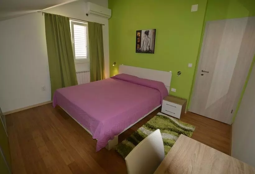 آپارتمان 4 خوابه, Villa Rosa