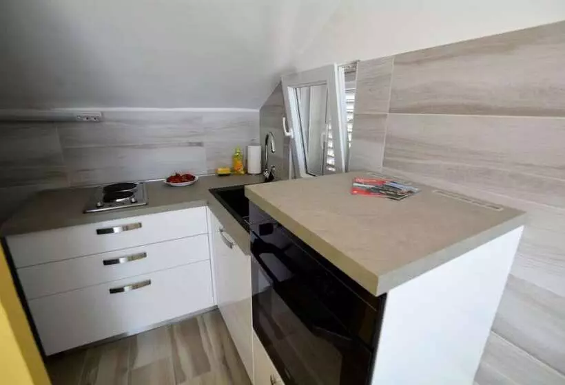 آپارتمان 4 خوابه, Villa Rosa