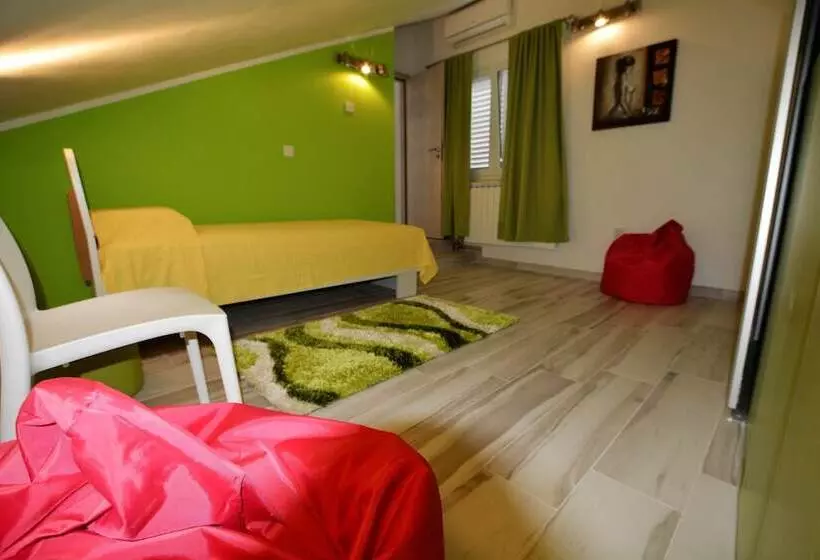 آپارتمان 4 خوابه, Villa Rosa