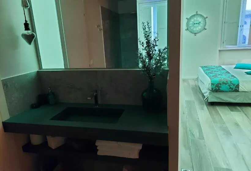 キングサイズベッドのスタンダードルーム, La Romantica Camere E Wellness