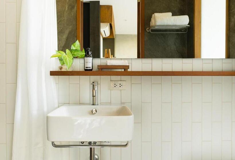 اتاق استاندارد, Tamni