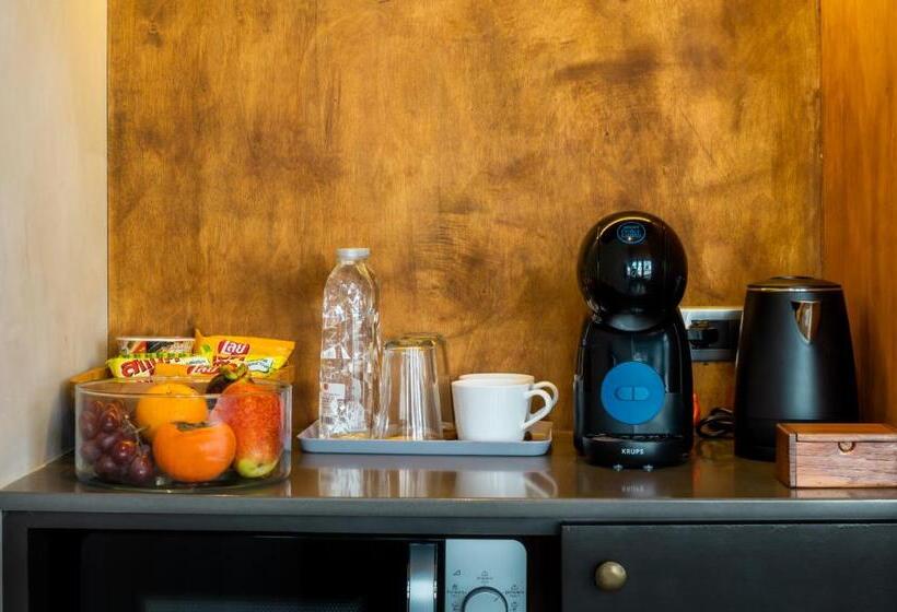 اتاق استاندارد, Tamni