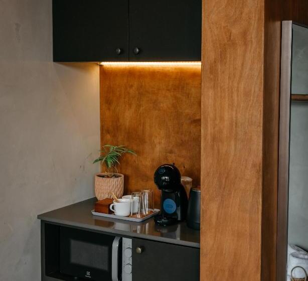 اتاق استاندارد, Tamni