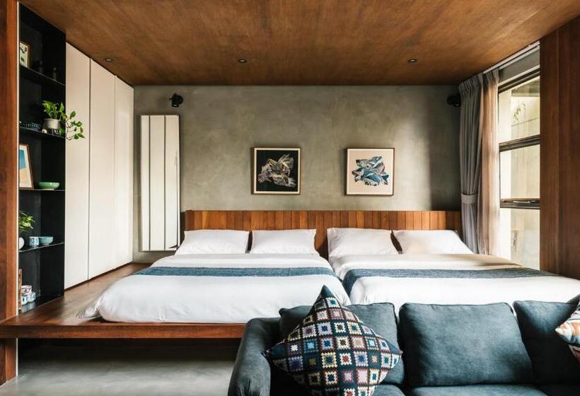 اتاق خانوادگی, Tamni