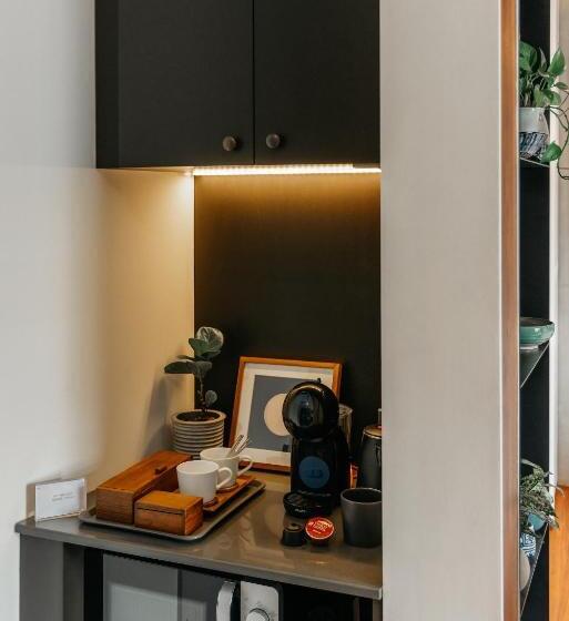 اتاق خانوادگی, Tamni