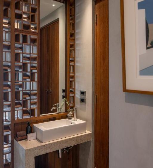 اتاق عادی, Tamni