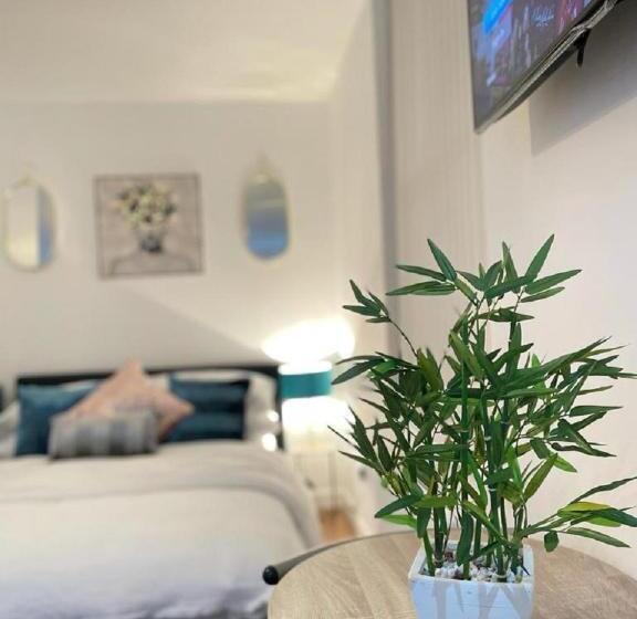 Студия Deluxe, Citynights Studios With Free Parking