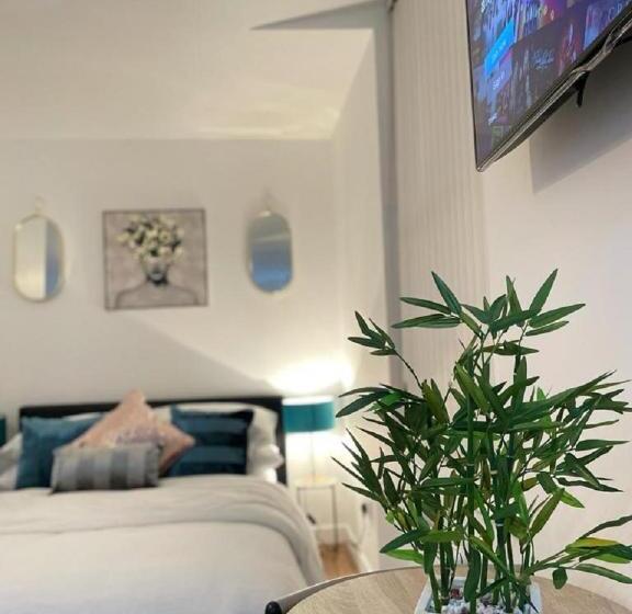 Студия Deluxe, Citynights Studios With Free Parking