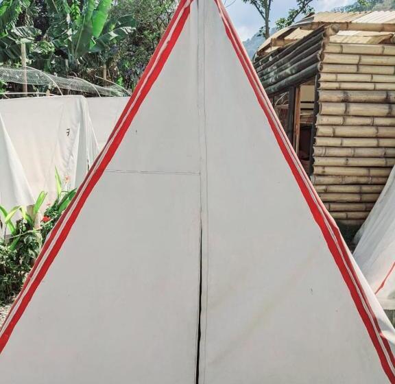 چادر با خدمات رفاهی استاندارد, Gran Colibrí Adventure Park