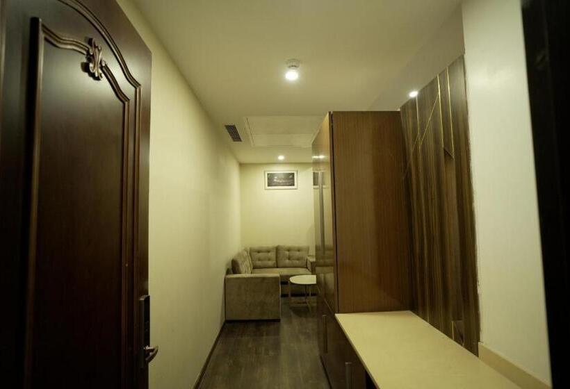 スタンダードルーム, Krinoscco