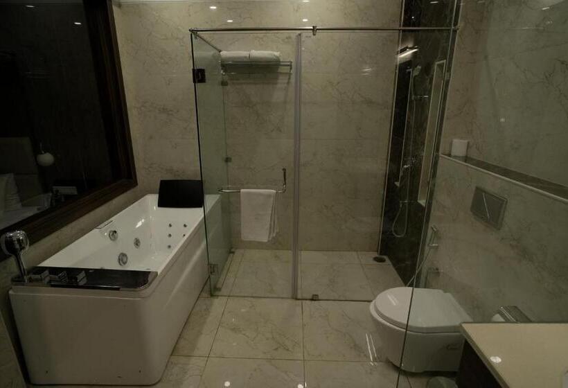 ジュニアスイート, Krinoscco