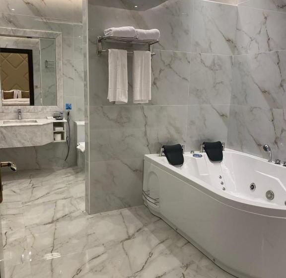 جناح مزود بجاكوزى, Temandra