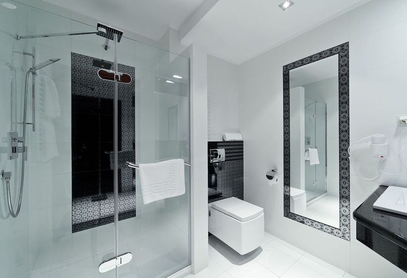 استودیوی استاندارد, Artis Hotel & Spa