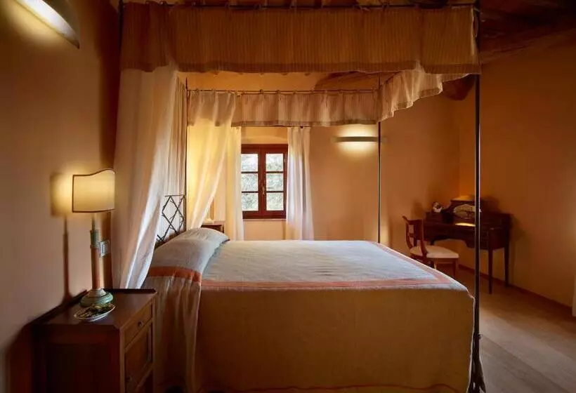Deluxe Kolmen Hengen Huone, Relais Borgo Petrognano