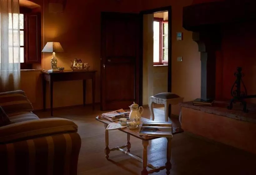 Sviitti 2 Makuuhuonetta, Relais Borgo Petrognano