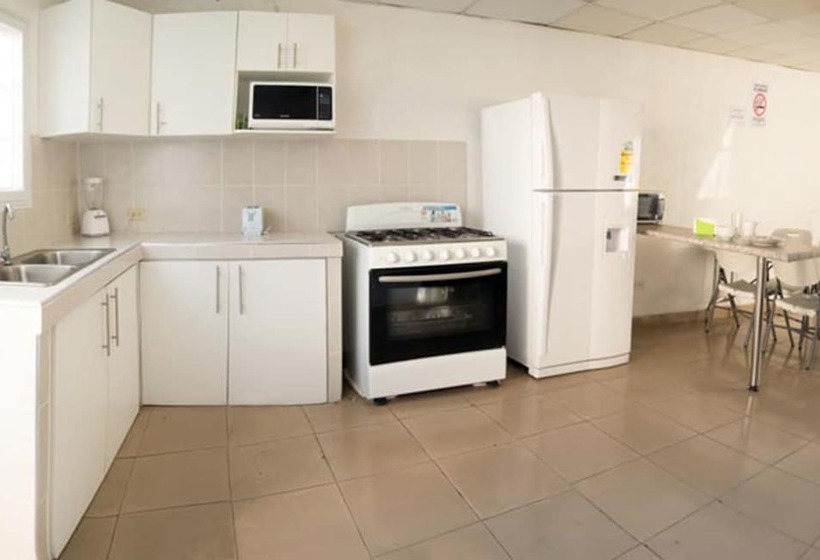 غرفة قياسية رباعية, Hostal Gemar