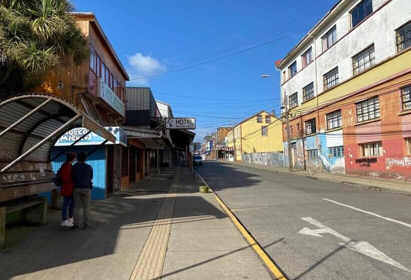 اتاق استاندارد سه نفره, Ancud Petit Hostal