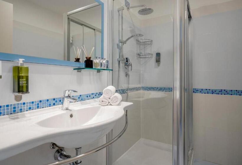 Habitación Triple Superior, Aqua