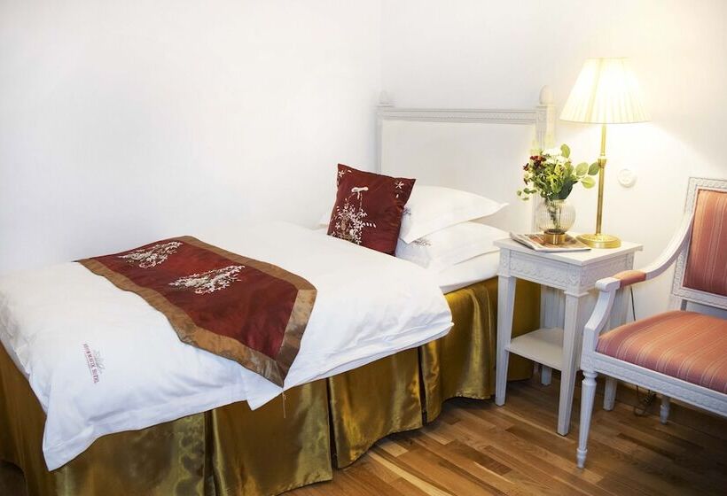 标准单人间, Brommavik