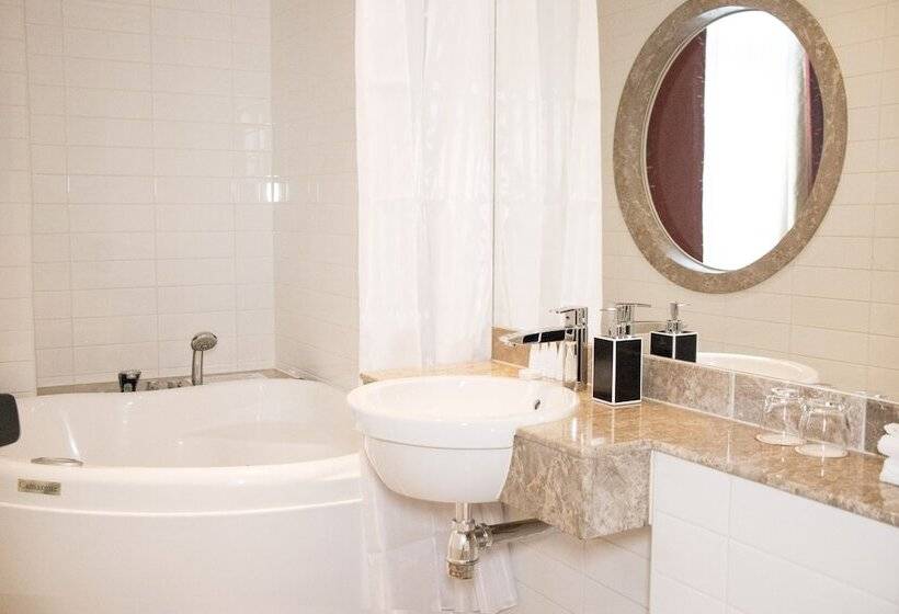 豪华房间, Brommavik