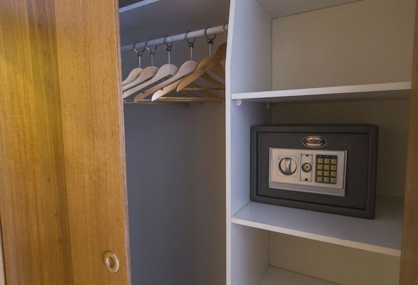 חדר סופריור לשלושה, Carpa Manzano