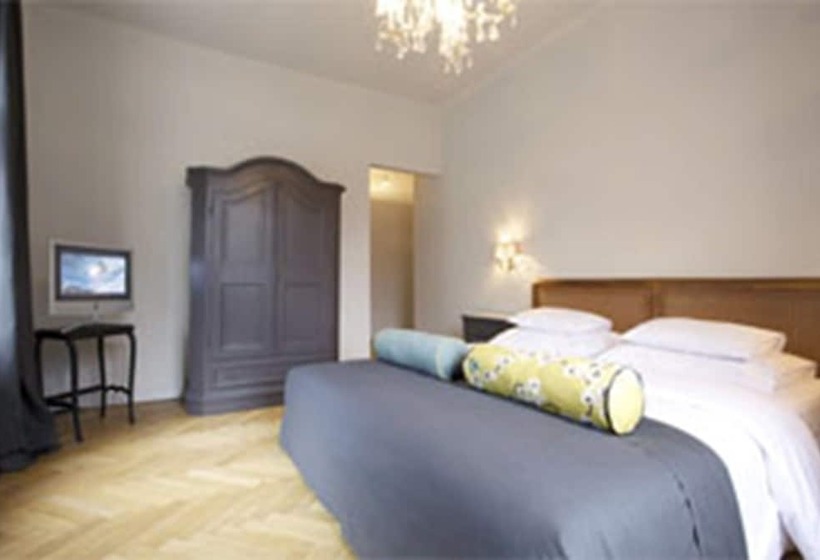 חדר בסיסי, Das Regina Boutique