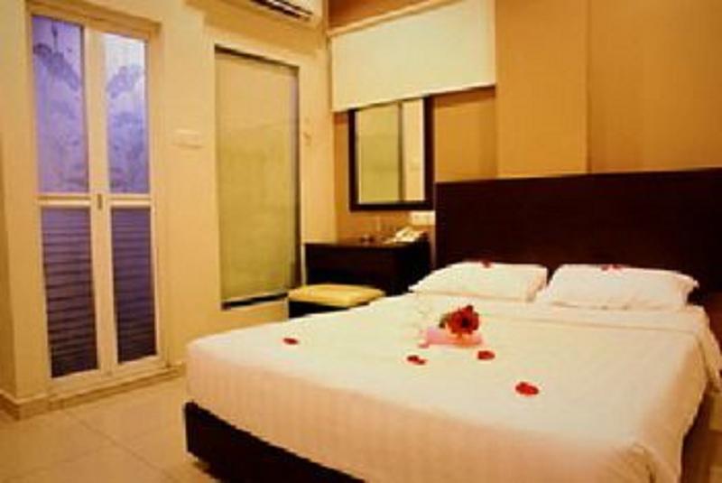 חדר סופריור, De Era