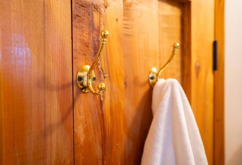 高级大房间, Don Raul