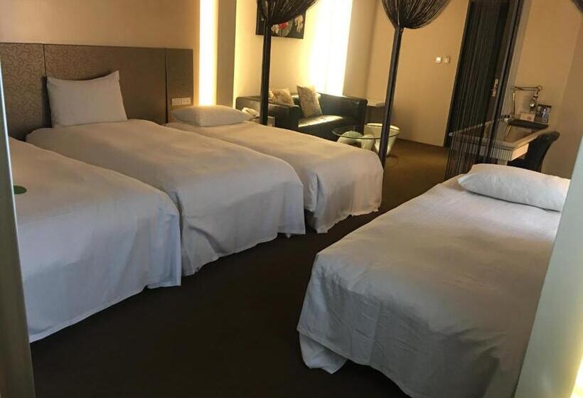 اتاق استاندارد چهار تخته, Forward Hotel Taipei Nangang
