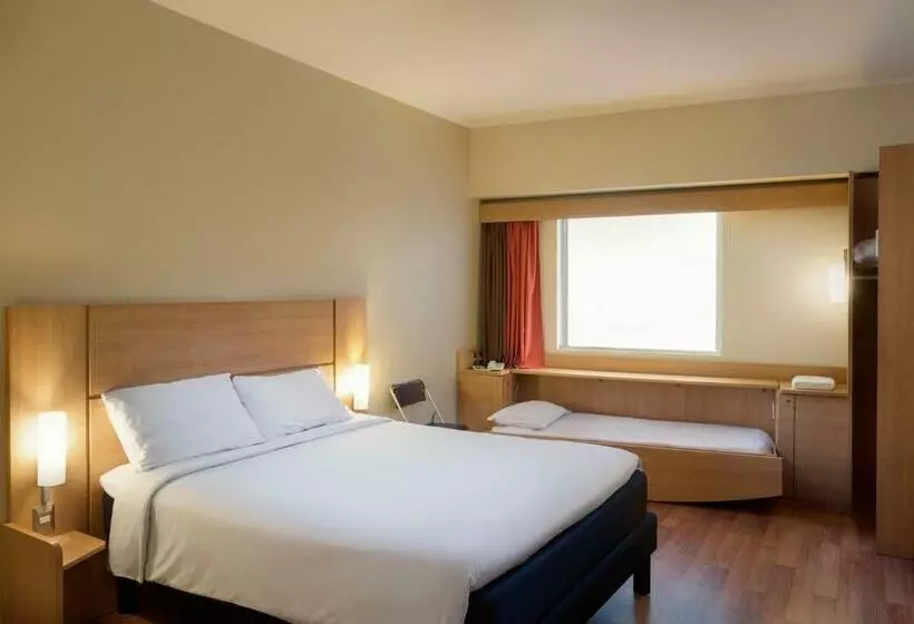 اتاق خانوادگی, Ibis Valparaiso