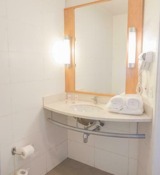 اتاق خانوادگی, Ibis Valparaiso